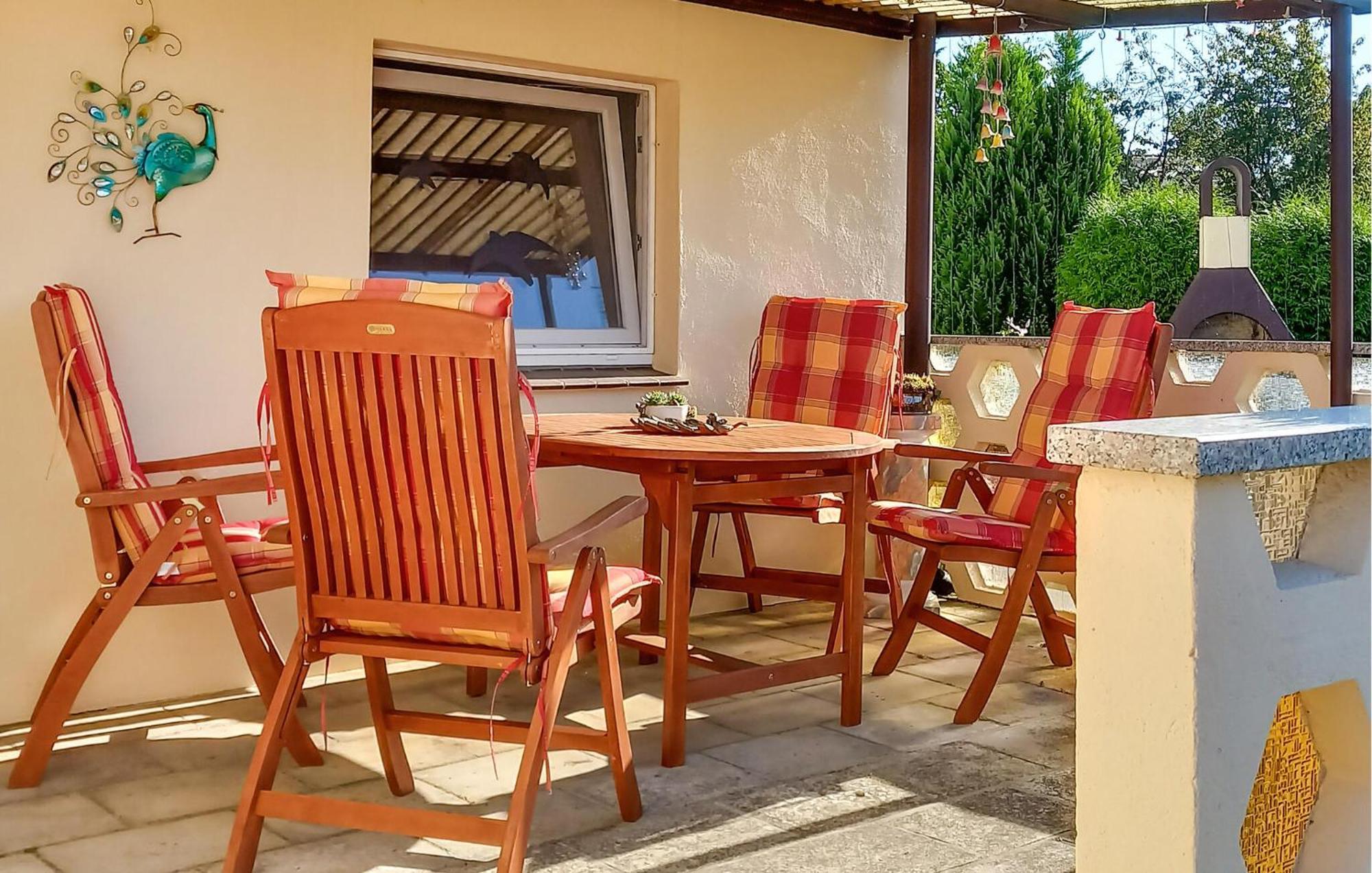 2 Bedroom Gorgeous Apartment In Luebtheen-Garlitz מראה חיצוני תמונה